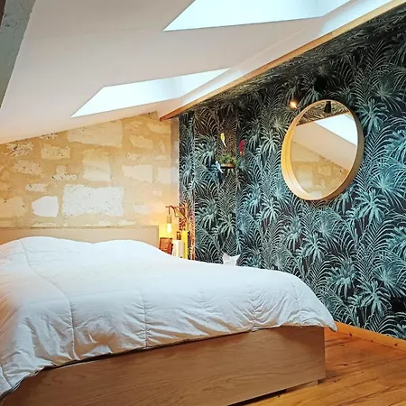 Comfortable Family In Daire Bordeaux